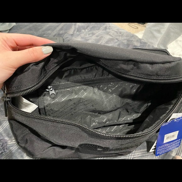 Champion Stealth Crossbody Pack - Picture 3 of 4